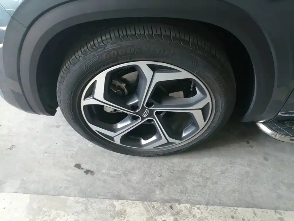 Geely Xingyue L — миниатюра 23