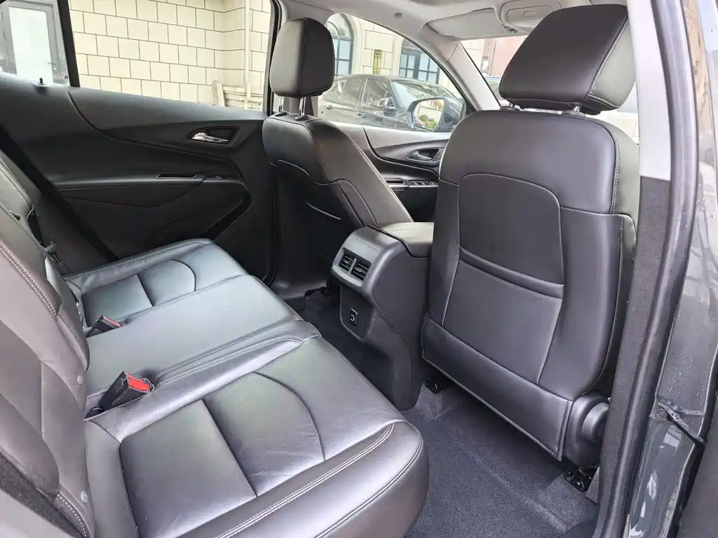 Chevrolet Equinox — миниатюра 10