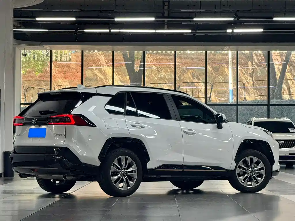Toyota Wildlander — миниатюра 7