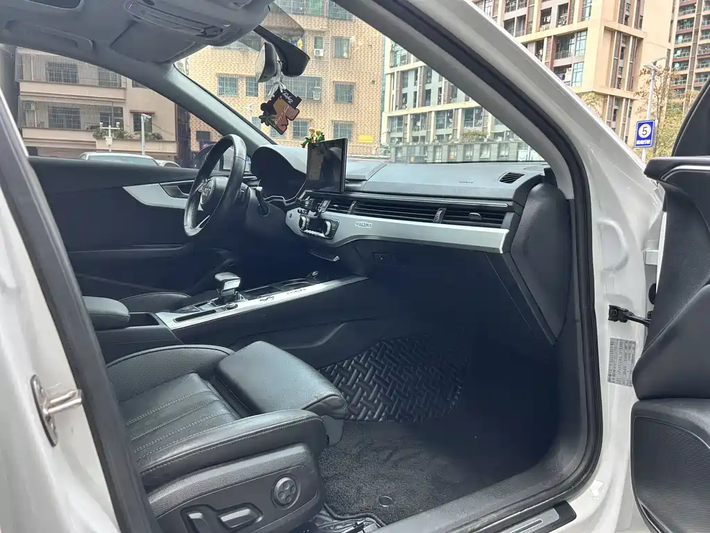 Audi A4L 2020 40 TFSI Fashion