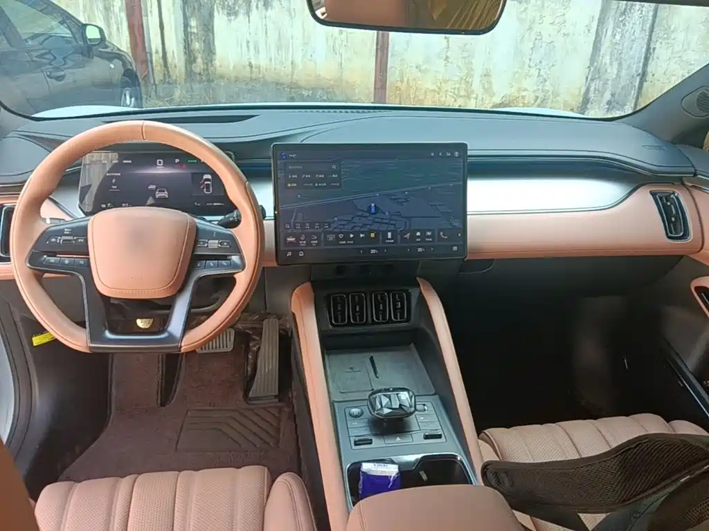BYD L EV — миниатюра 10