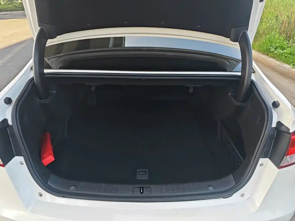 Zotye Zotye Z700 — миниатюра 19