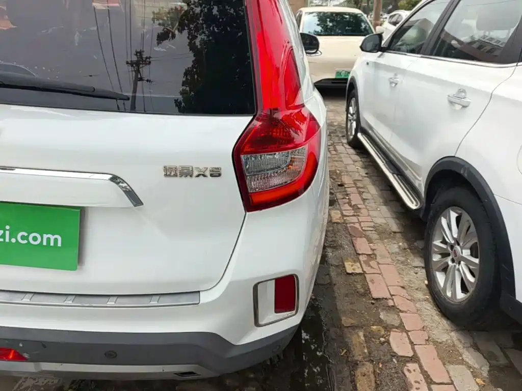 Geely Vision X6 — миниатюра 8