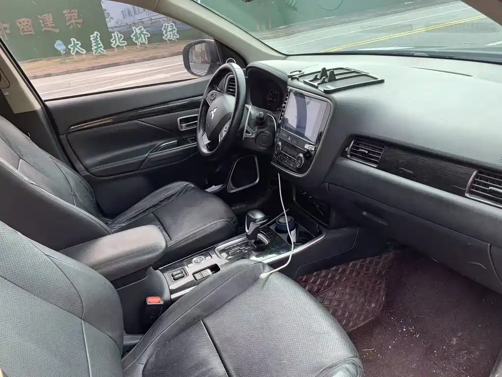 PORSCHE CAYENNE NEW ENERGY