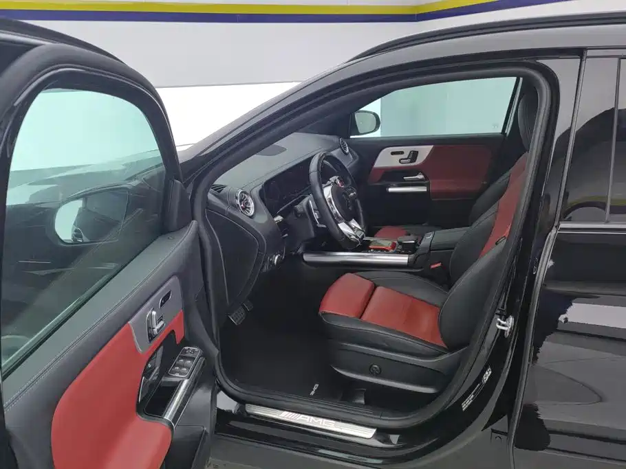 Mercedes-Benz GLA AMG — миниатюра 9