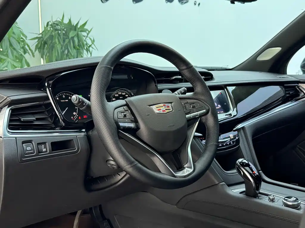 Cadillac XT6 — миниатюра 8