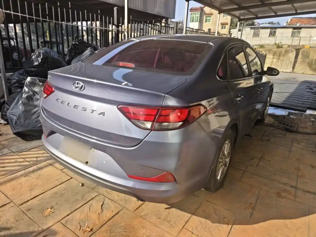 Hyundai Elantra — миниатюра 7