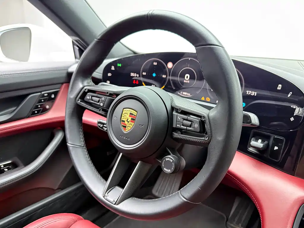 Porsche Taycan — миниатюра 4