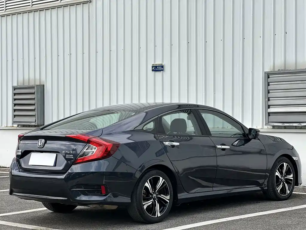 Honda Civic — миниатюра 9