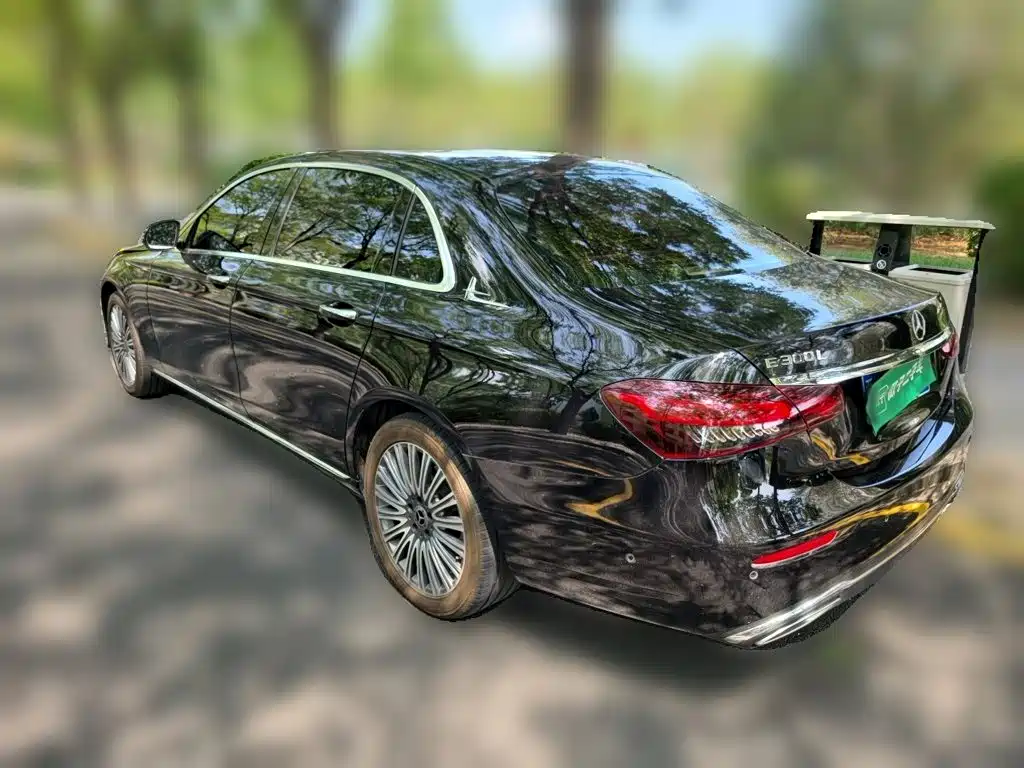 Mercedes-Benz E-Class — миниатюра 13