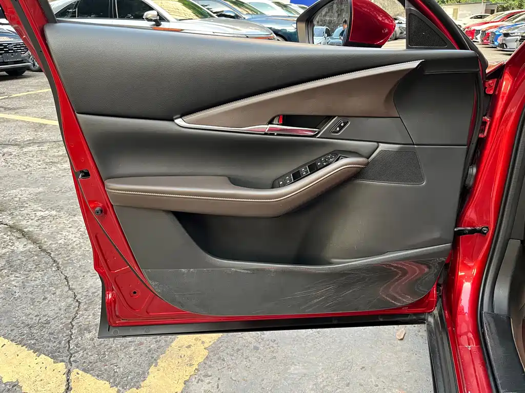 Mazda CX-30 — миниатюра 8