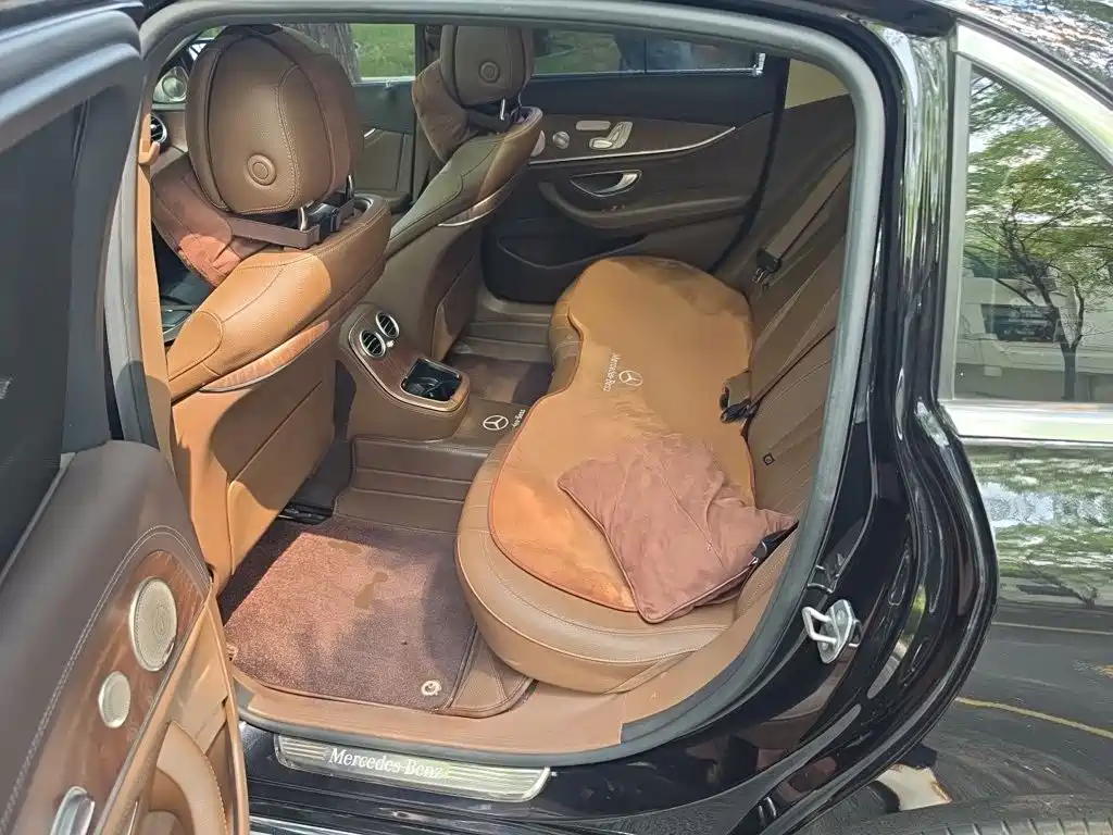 Mercedes-Benz E-Class — миниатюра 25