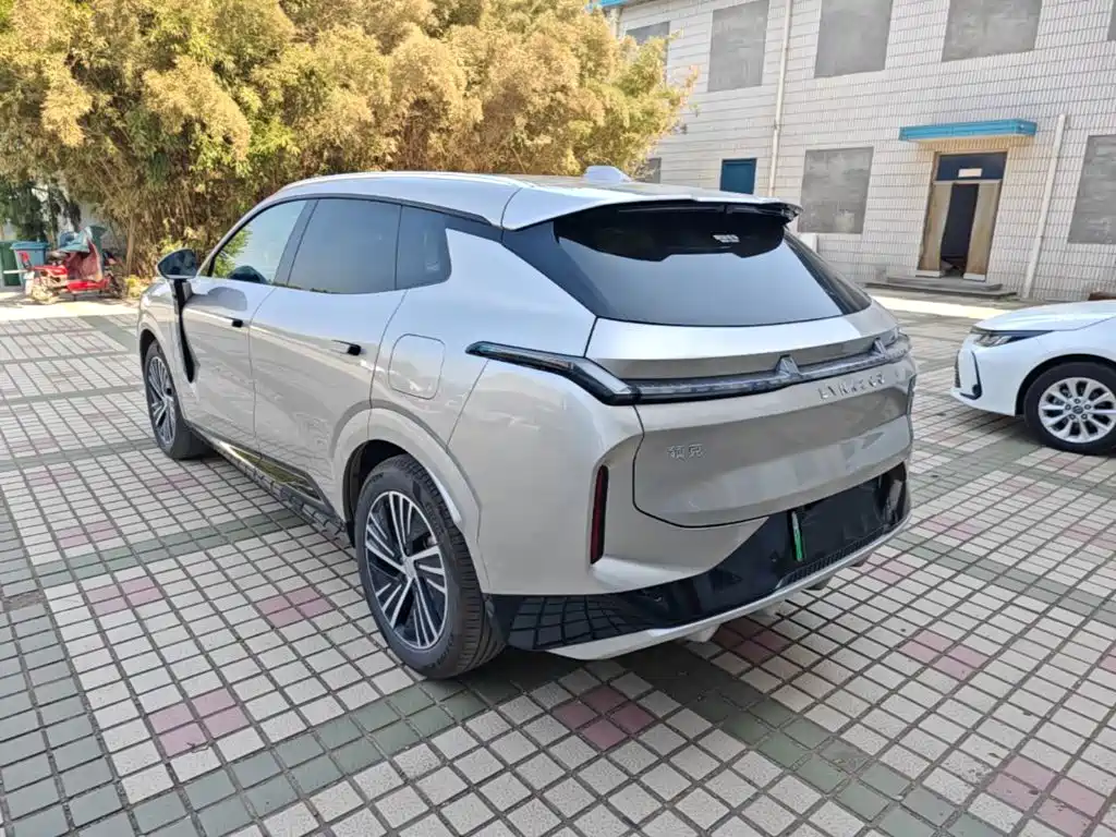 Lynk & Co 08 EM-P — миниатюра 5