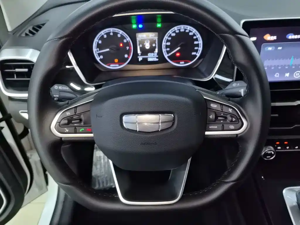 Geely Binyue — миниатюра 11