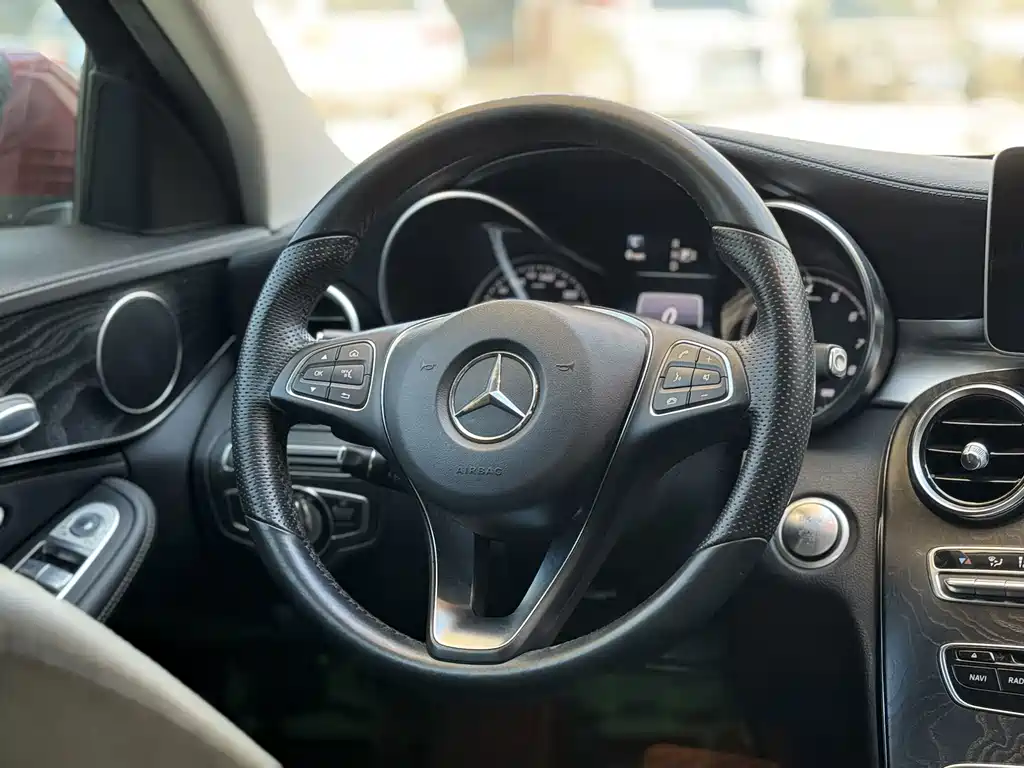 Mercedes-Benz C-Class — миниатюра 6