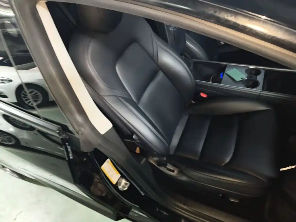 Tesla Model 3 — миниатюра 25