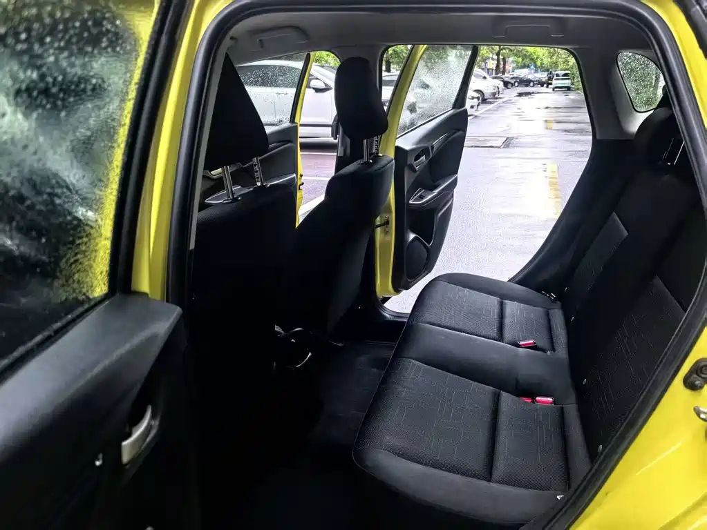 Honda Fit — миниатюра 7