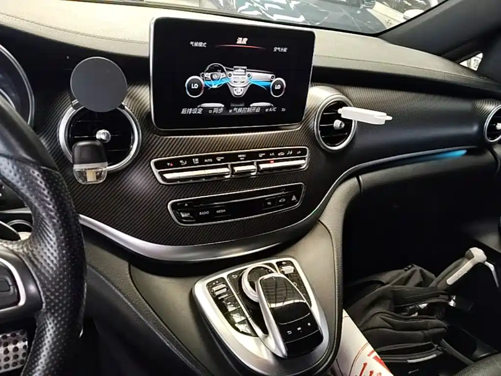 Mercedes-Benz V-Class — миниатюра 13