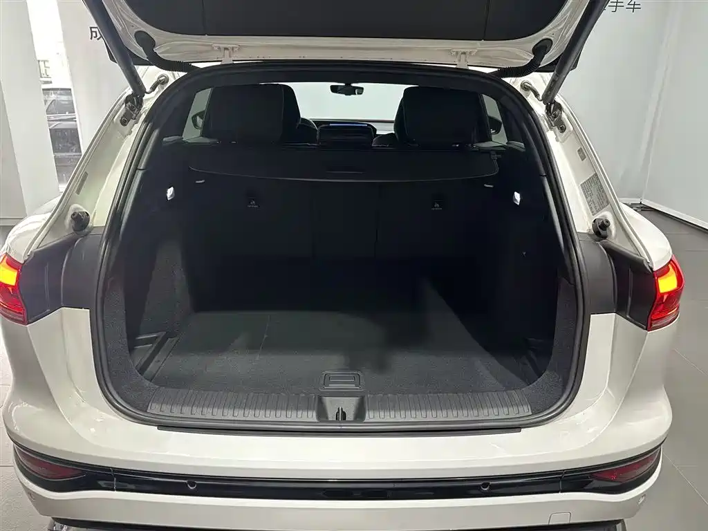 Audi Q6L e-tron — миниатюра 9