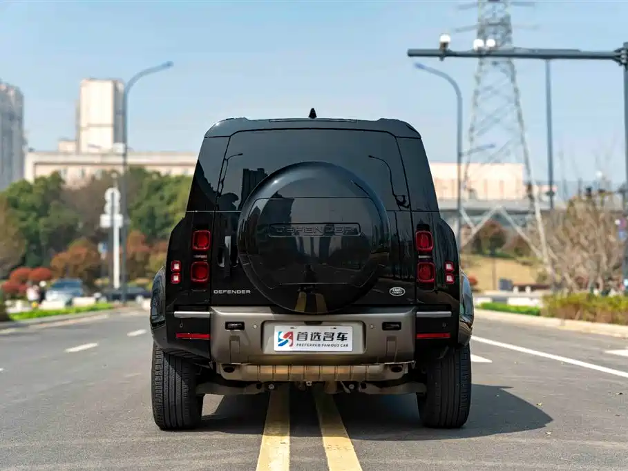 Land Rover Land Rover Defender 2025 110 3.0T P400 X-Dynamic SE