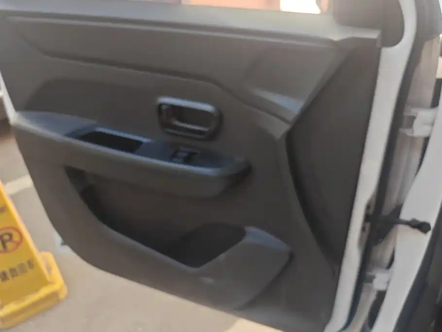 Wuling Hongguang V — миниатюра 7