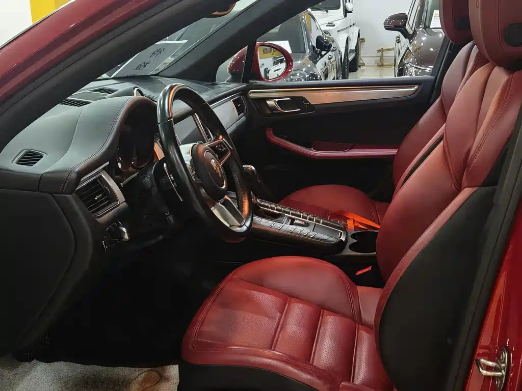 Porsche Macan — миниатюра 9