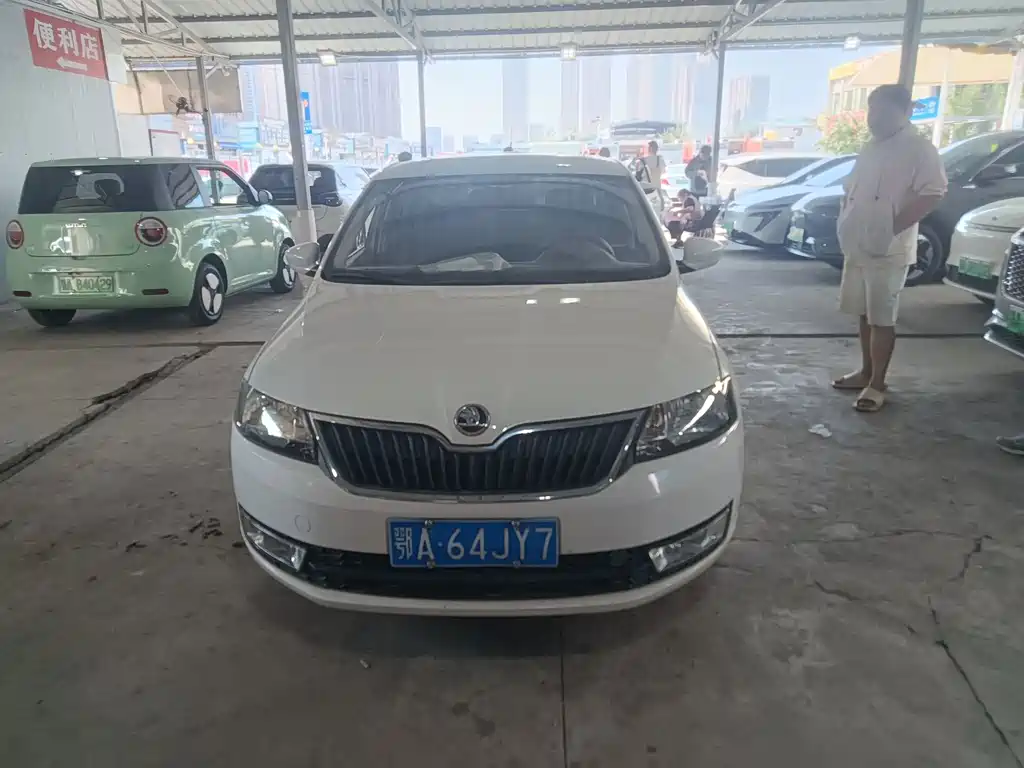 Skoda Rapid — миниатюра 3
