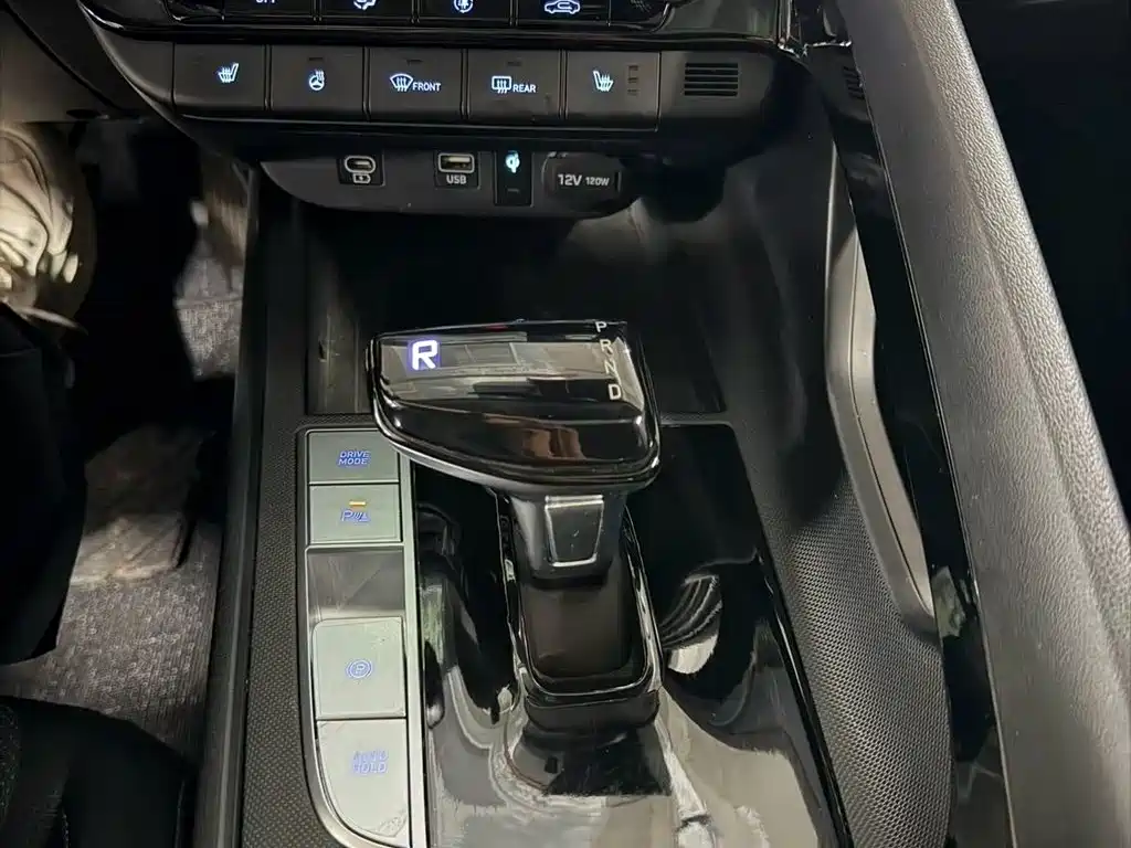 Hyundai Elantra — миниатюра 12