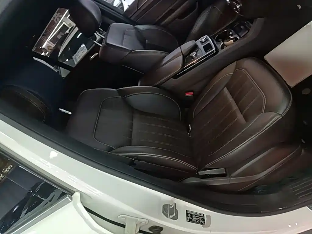 Mercedes-Benz GLE (Import) — миниатюра 25