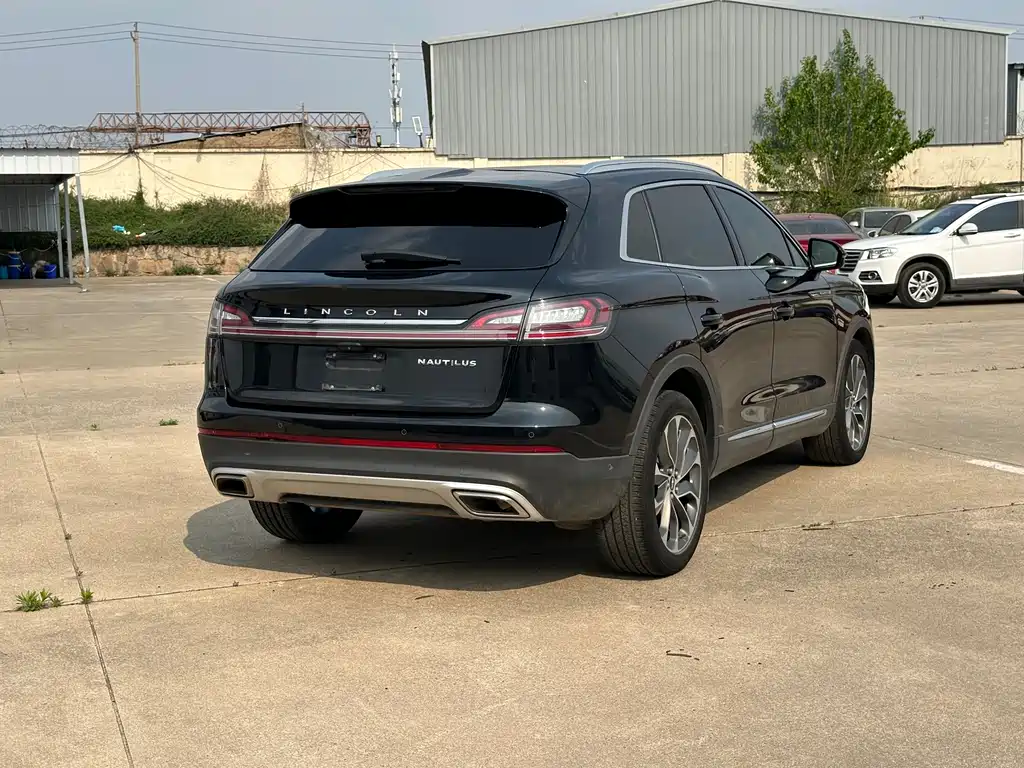 Lincoln Nautilus 2021 2.0T