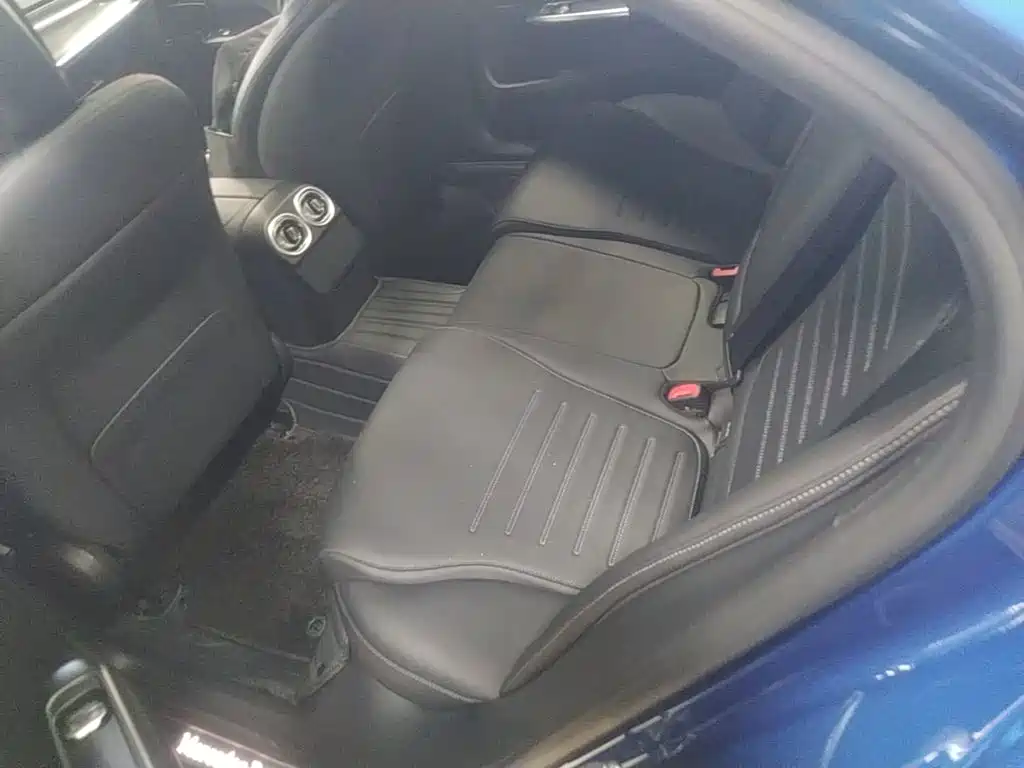 Mercedes-Benz C-Class — миниатюра 17