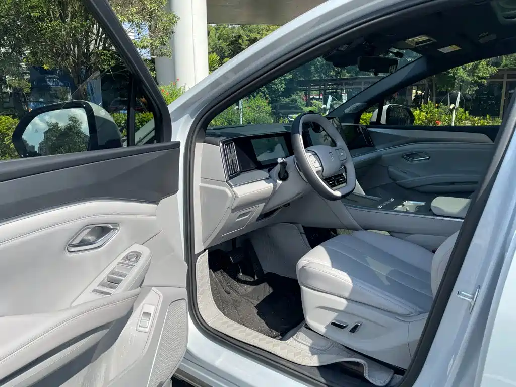 BYD Song Ultra — миниатюра 8