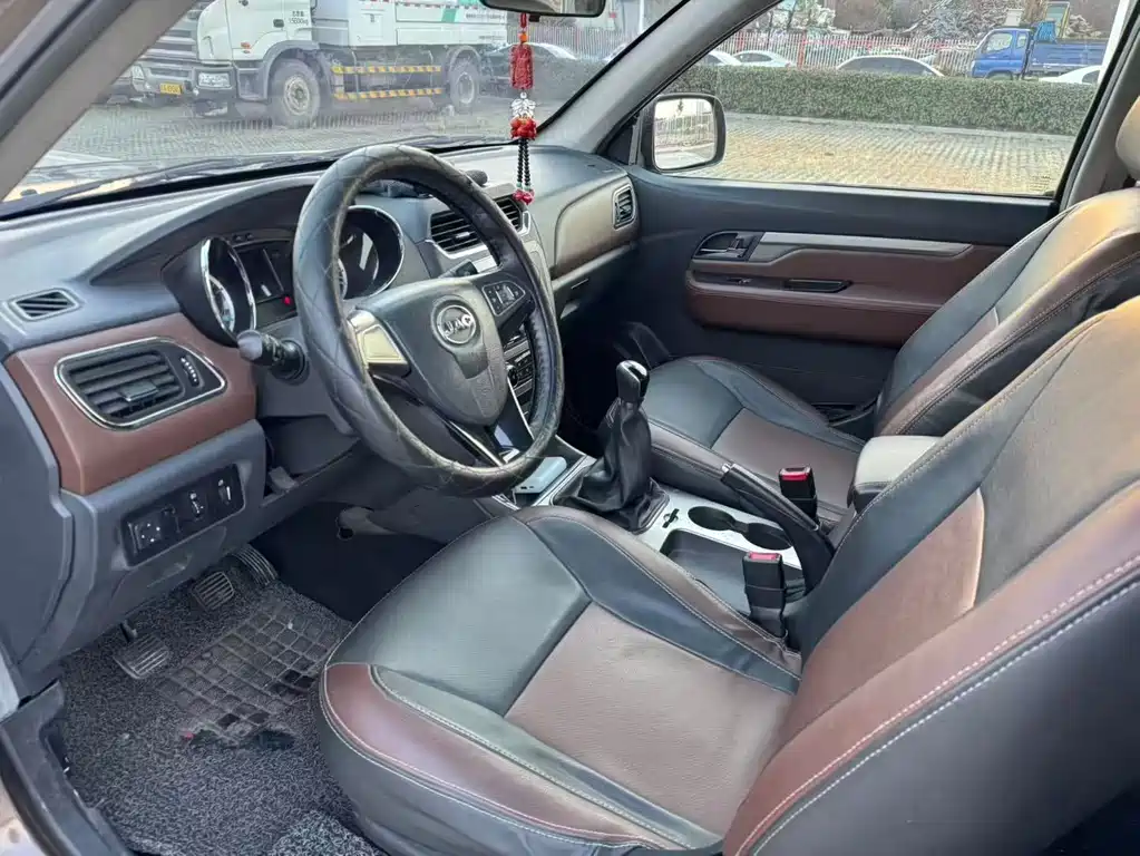 JIANGQI GROUP JAC V7