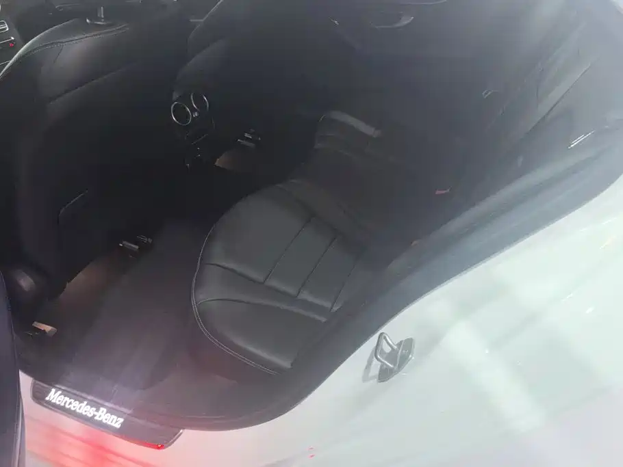 Mercedes-Benz C-Class — миниатюра 11