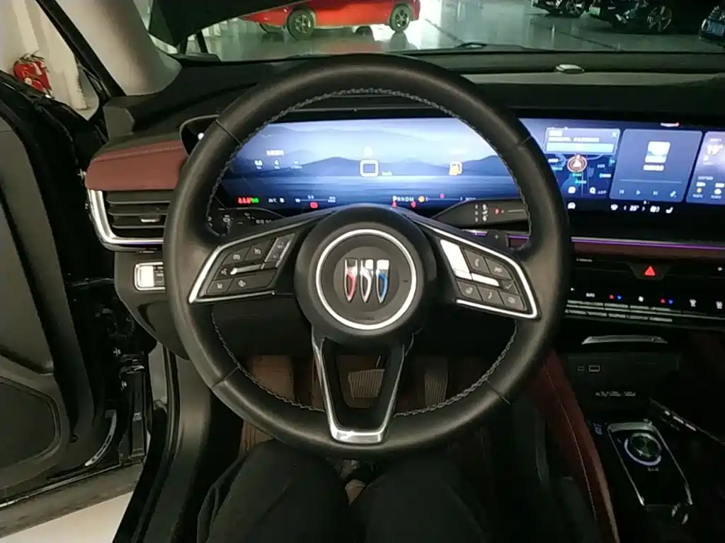 Buick Envision Plus — миниатюра 11
