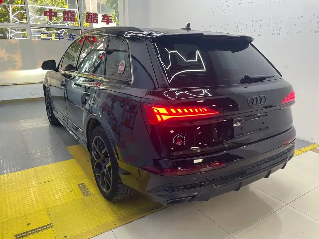 Audi Q7 — миниатюра 5