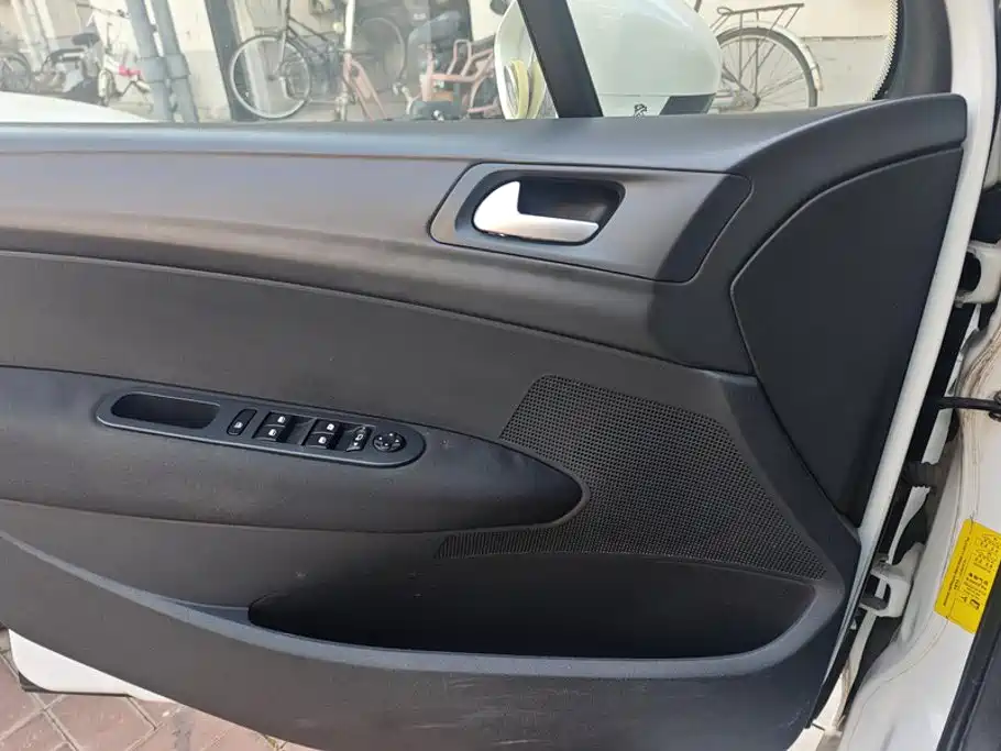 Peugeot 308 — миниатюра 7