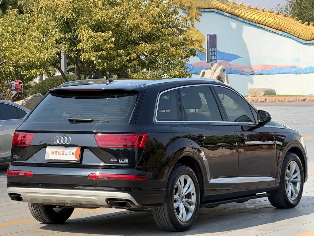 Audi Q7 — миниатюра 5