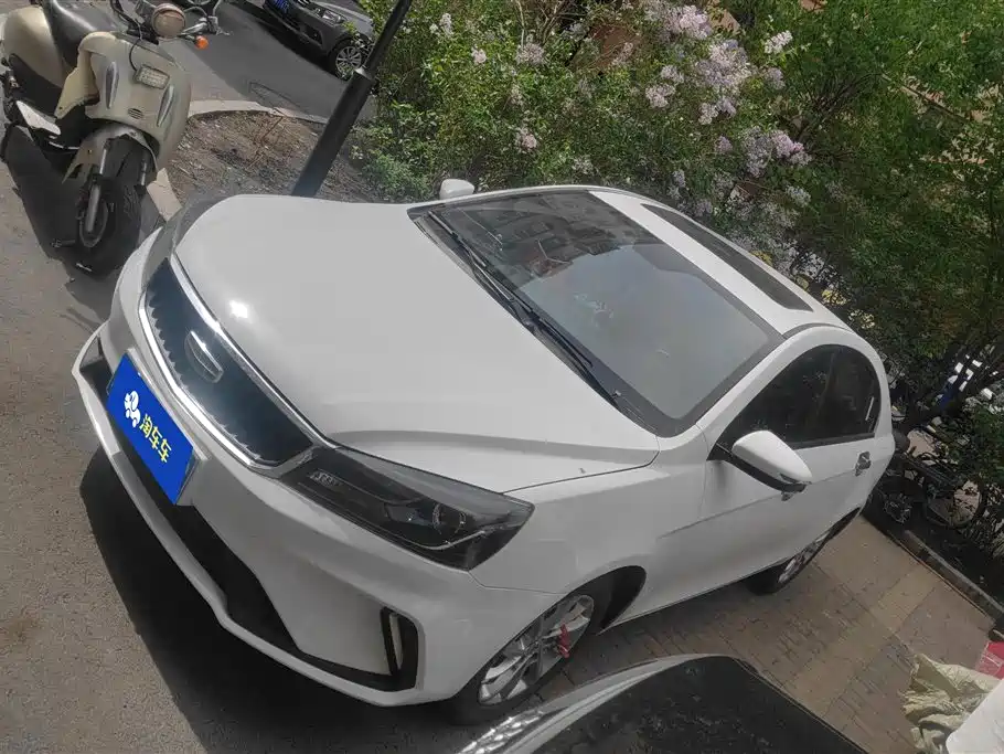 Geely Emgrand 2021