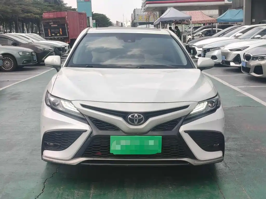 Toyota Camry — миниатюра 2