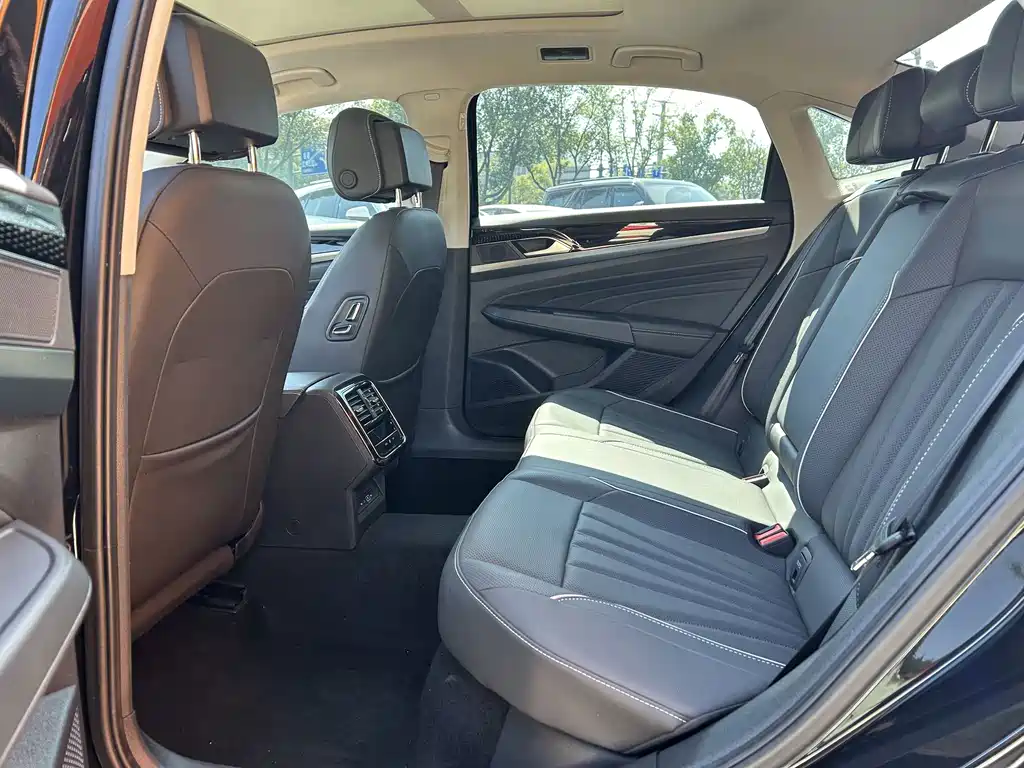 Volkswagen Passat — миниатюра 6
