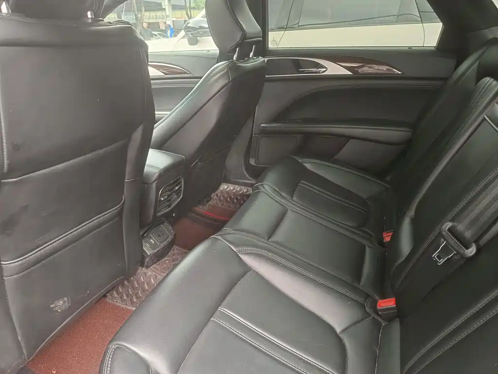 Lincoln MKZ — миниатюра 9