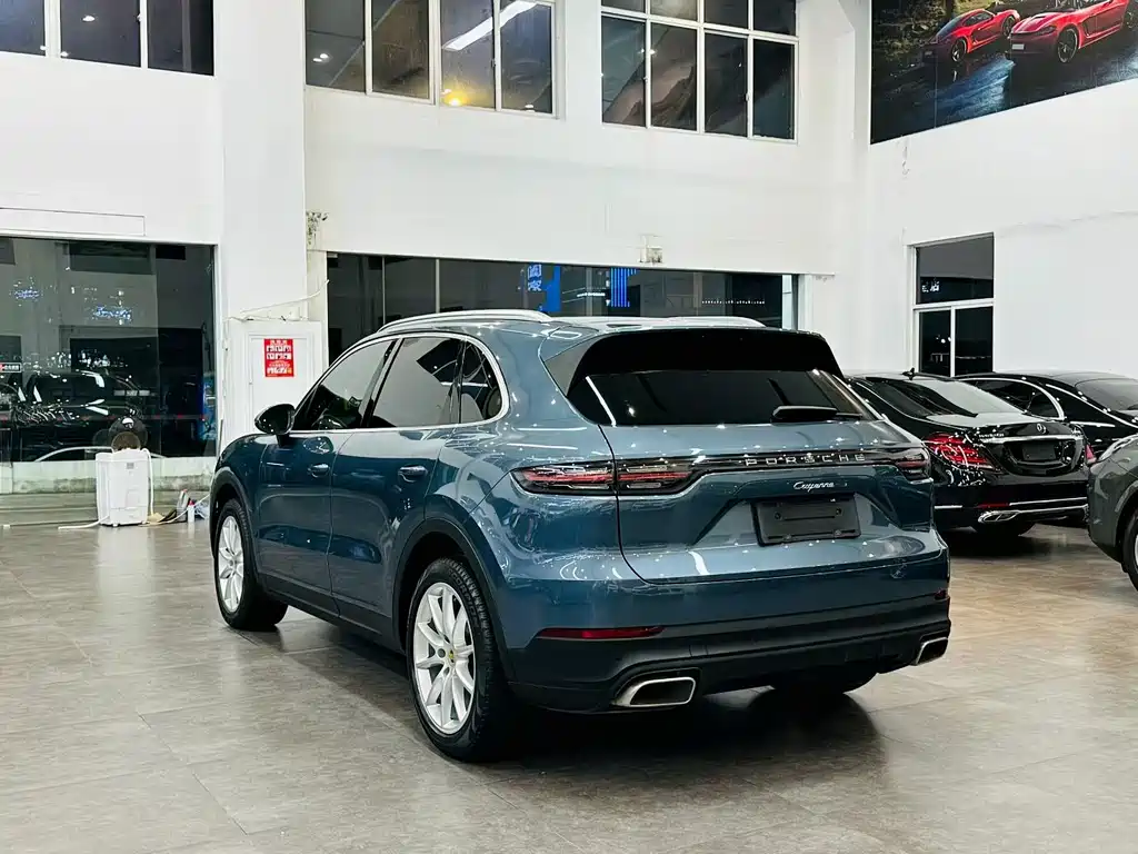 Porsche Cayenne — миниатюра 4