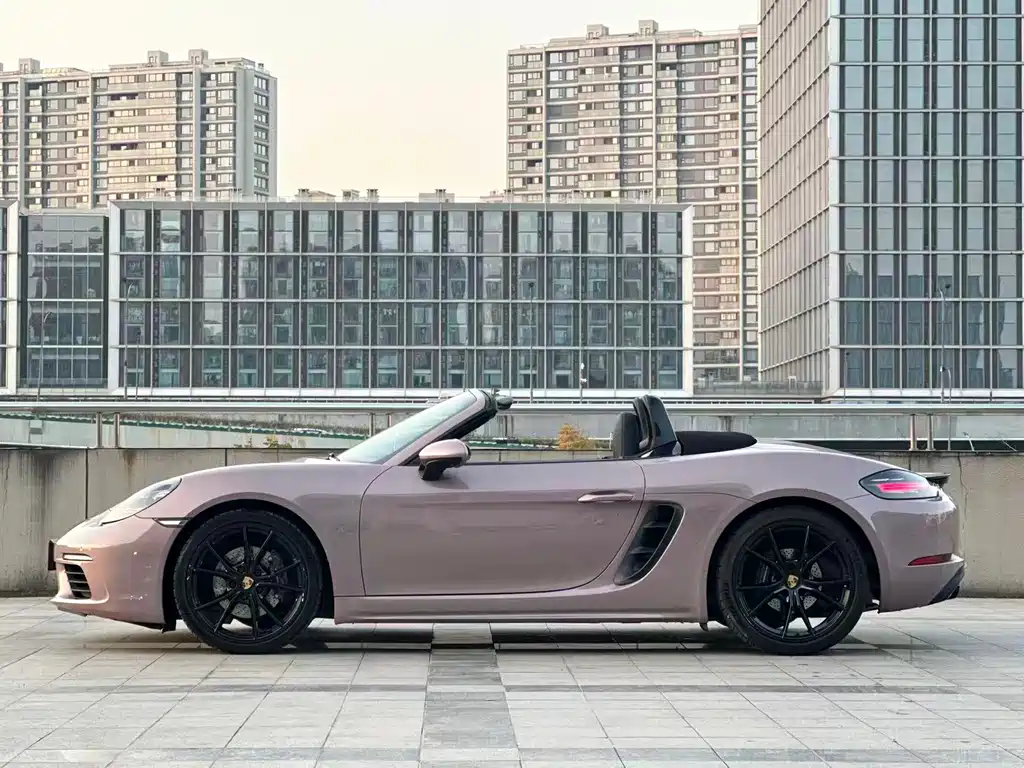 PORSCHE 718