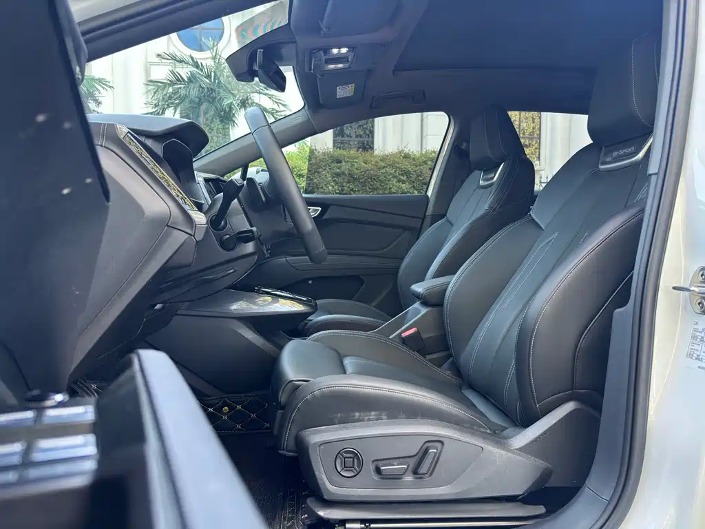 Audi Q4 e-tron — миниатюра 16