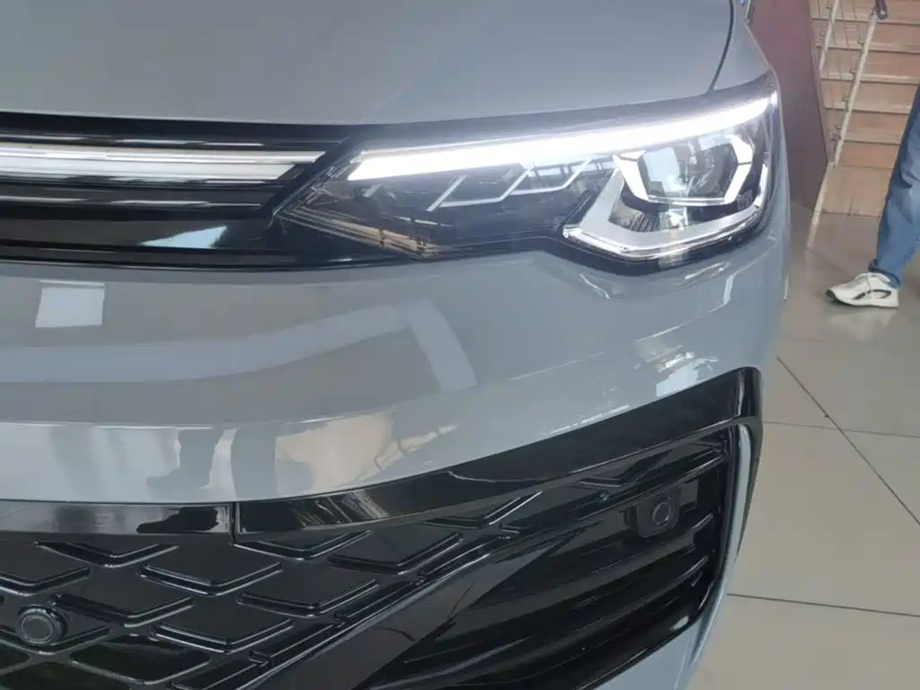 Volkswagen Golf — миниатюра 24