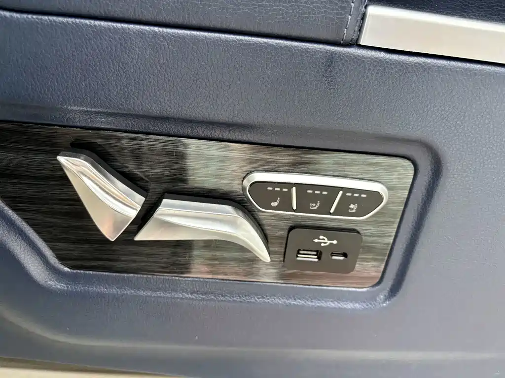 Buick GL8 — миниатюра 9