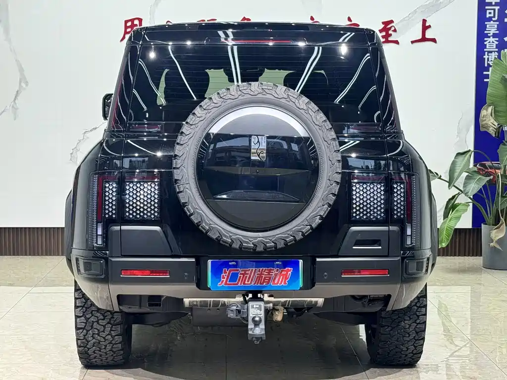 Yangwang Yangwang U8 — миниатюра 5