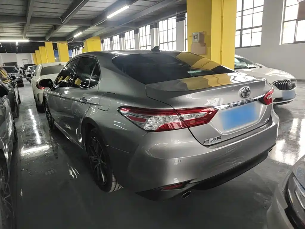 Toyota Camry — миниатюра 5