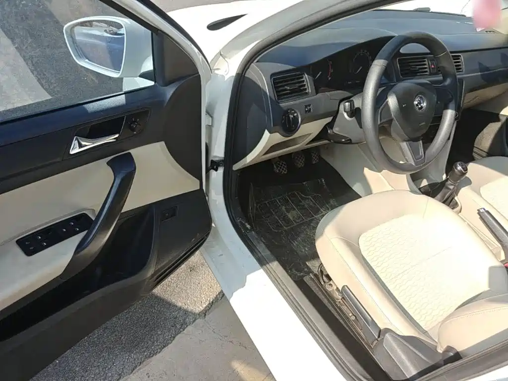 Skoda Rapid — миниатюра 16